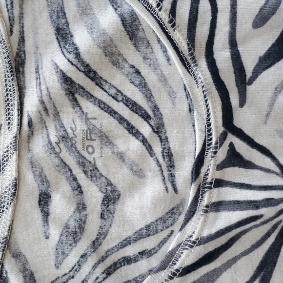 Anne Taylor Loft Tank - Picture 2 of 4